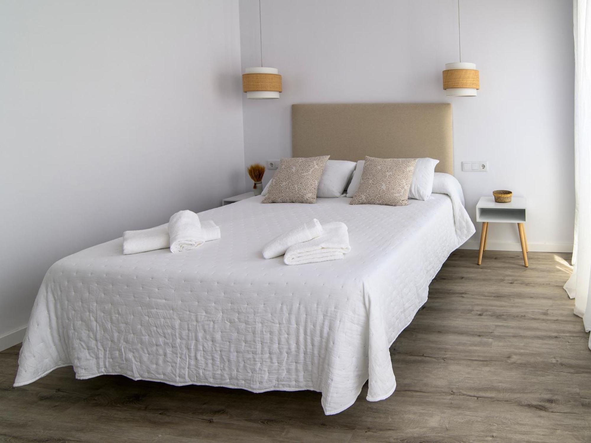 Antonella Suites Fuentes de Andalucia Exterior photo